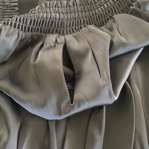 Bebe Off The Shoulder Long Sleeve Ruffel Romper - Picture 3 of 6
